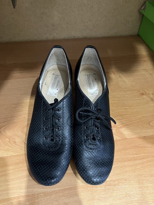 Продам тренировочные туфли