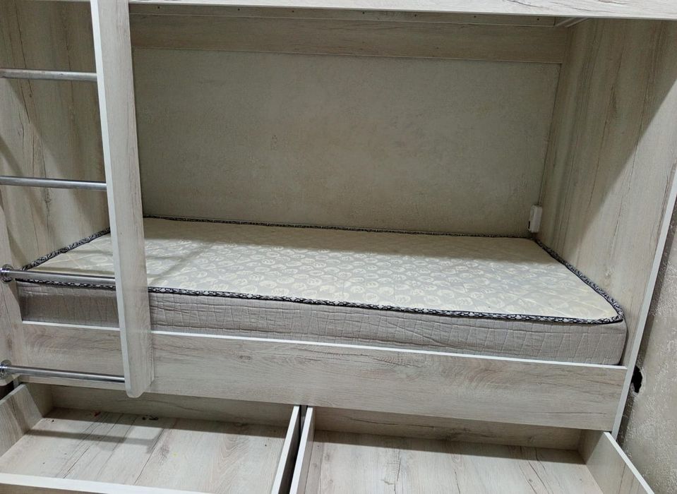 Продам 2х яросную кровать