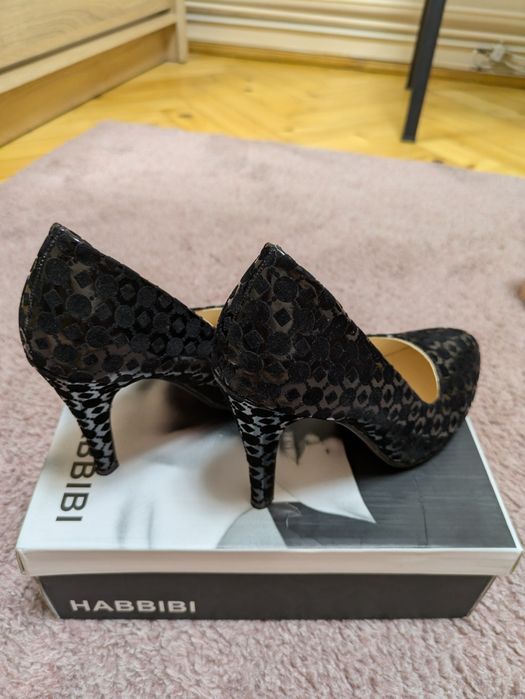 Pantofi cu toc eleganți