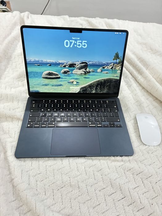MacBook M3 + Magic Mouse (generația nouă) – stare NOU