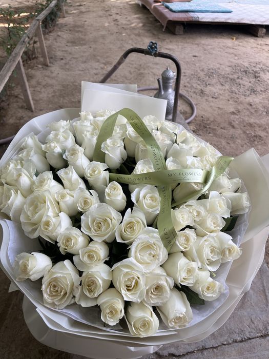 Белыйе розый 67 штук