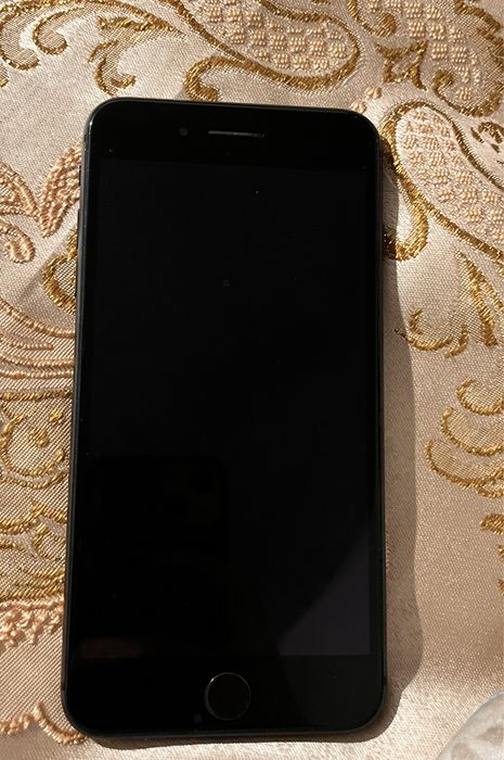 продам iPhone 8 plus