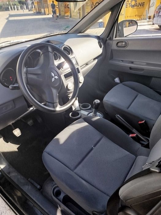 Mitsubishi colt