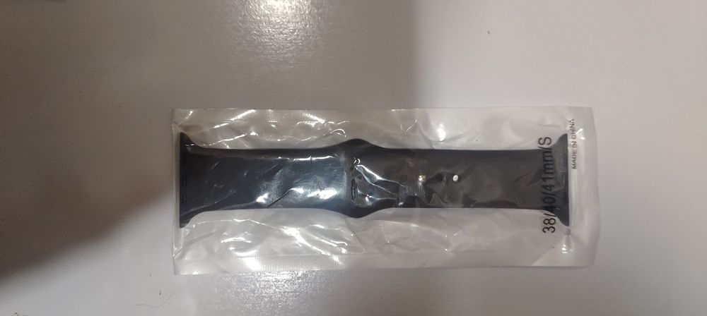 Чихлы бронь стекло ремешки.