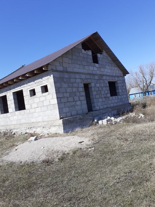 продам недостроенный дом