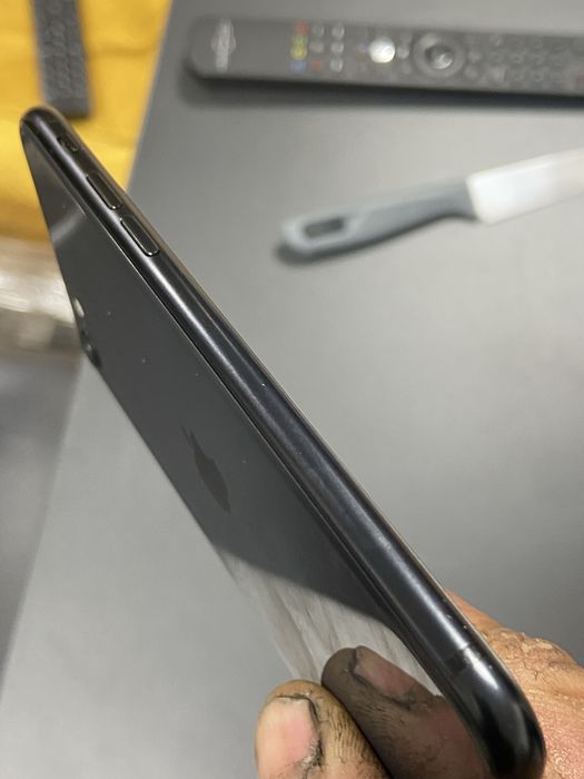 Prodavam iphone se 2020