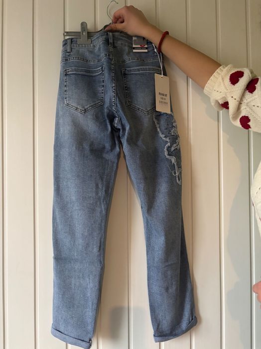 Сини дънки с пеперуда