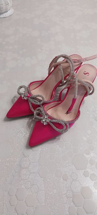 Sandale si pantofi din piele marimea 37