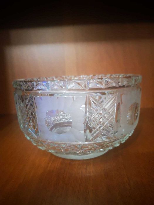 Хрустальная салатница.