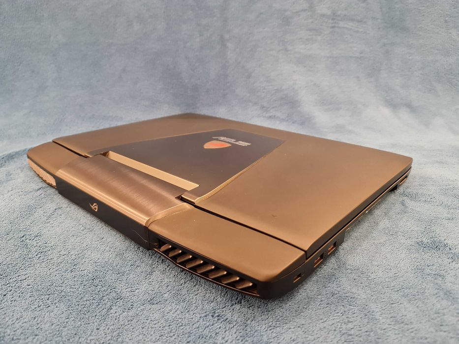 Laptop gaming Asus Rog, intel core i7 ,ram 24 gb, display de 17,3"
