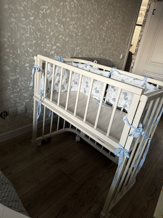 Продам детскую кроватку