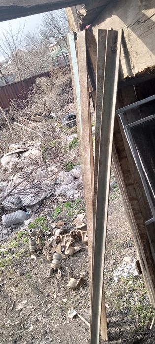 Угольник размер 4см высота 170см