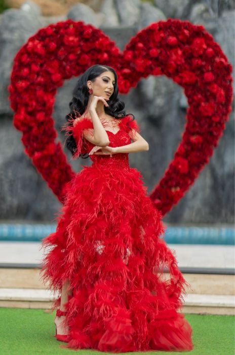 Дизайнерска рокля размер С