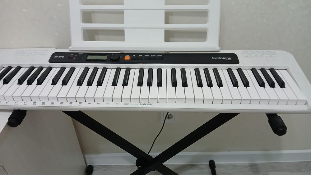 Синтезатор Касио оригинал