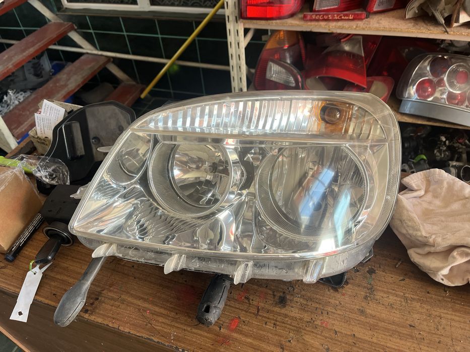 far fiat doblo 2008 stanga cu mic defect