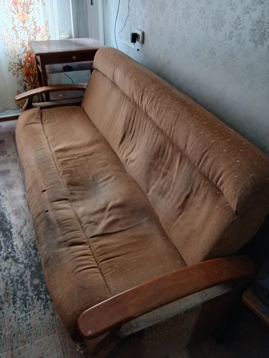 Диван и кресло даром
