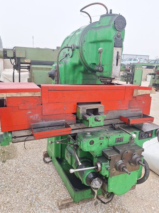 Универсална фреза 6М12ПБ