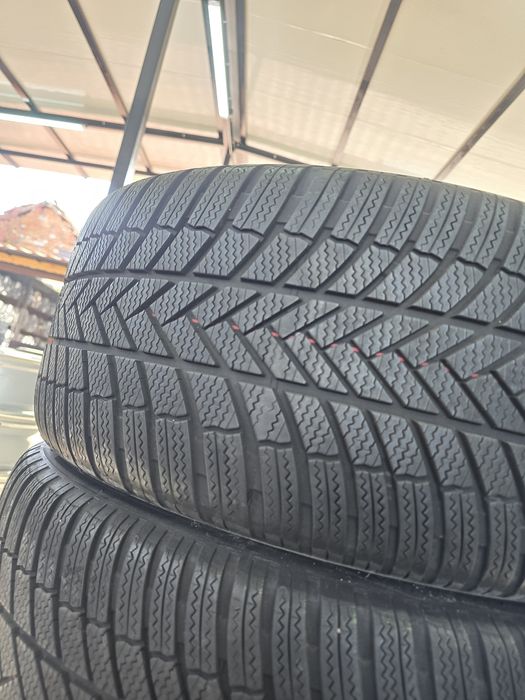 2 Броя 265/40/19 Bridgestone 6,5mm 22dot