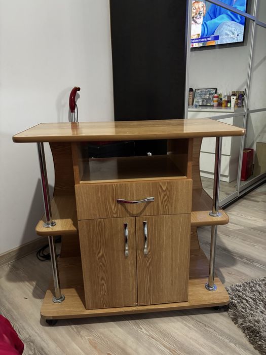 Vand Comoda in stare buna !!