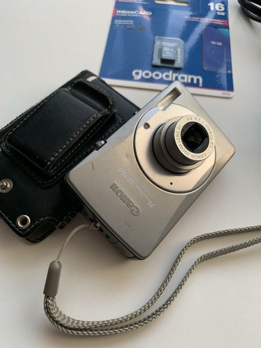 Camera Foto Digitala CANON PowerShot SD750 Digital Elph Silver 7.1MP 16GB Digital Point and Shoot camera