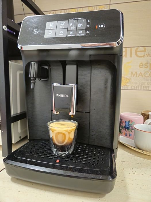 Espressor automat philips ep2220/10, sistem de spumare a laptelui,  două băuturi, filtru Aqua Clean,15 bari,râșniță ceramică