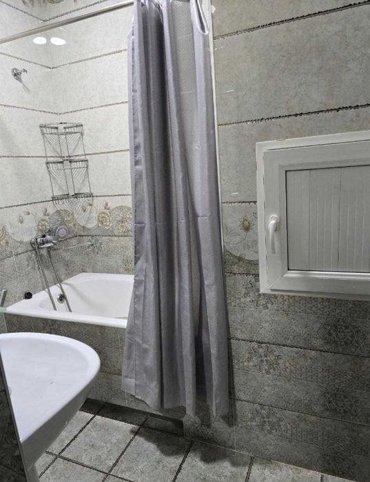 Сдается 3 комнатная квартира на Карасу 3. Пустая. 400 у.е.