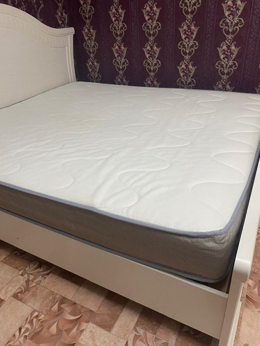 Продам кровать с ортопидическим матрасом Ormatek !