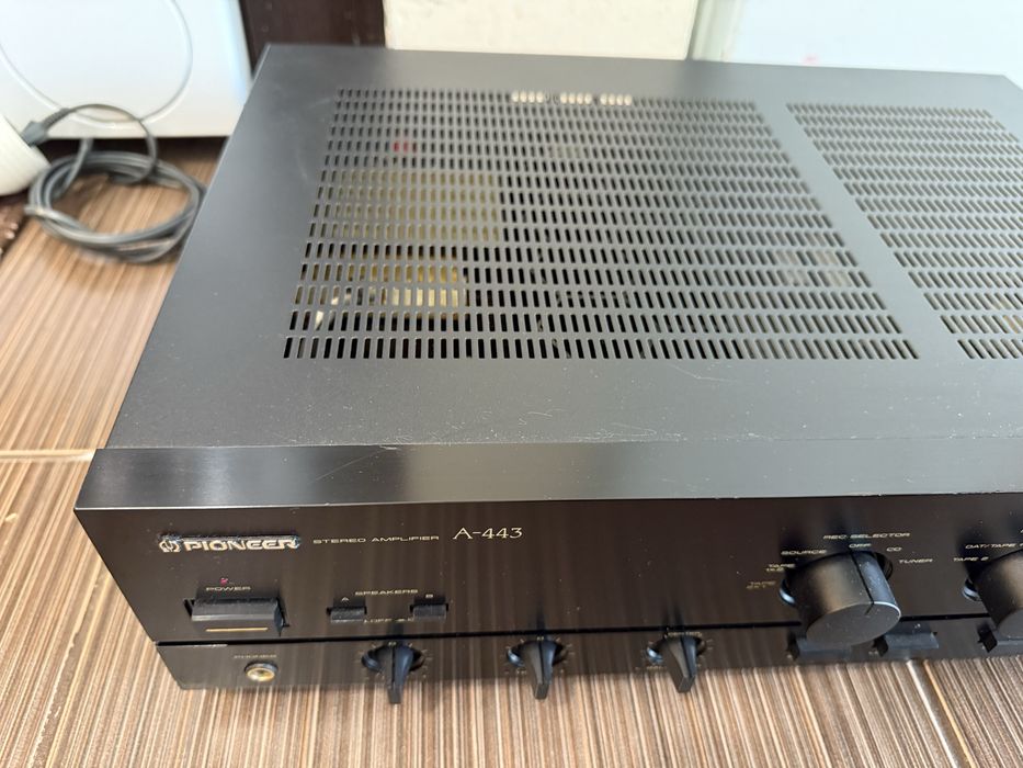 Pioneer A-443 стерео усилвател
