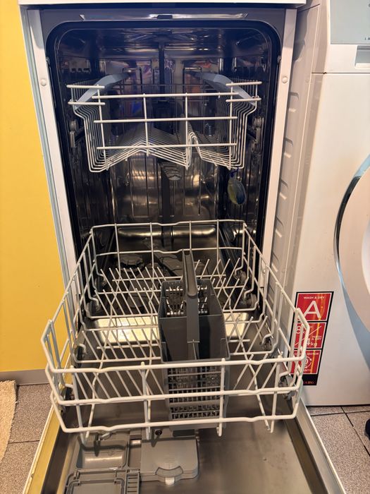 Тясна съдомоялна Beko DFS1511 45см