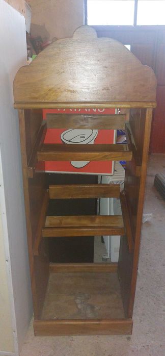 Стойка,стелаж за вино