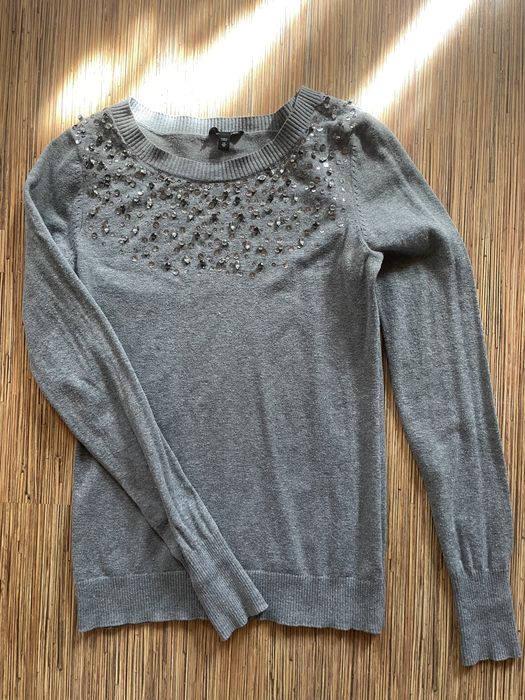 Отдам беслатно вещи на девочку подростка