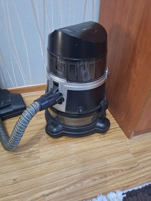 Продам пылесос Roboclean aura