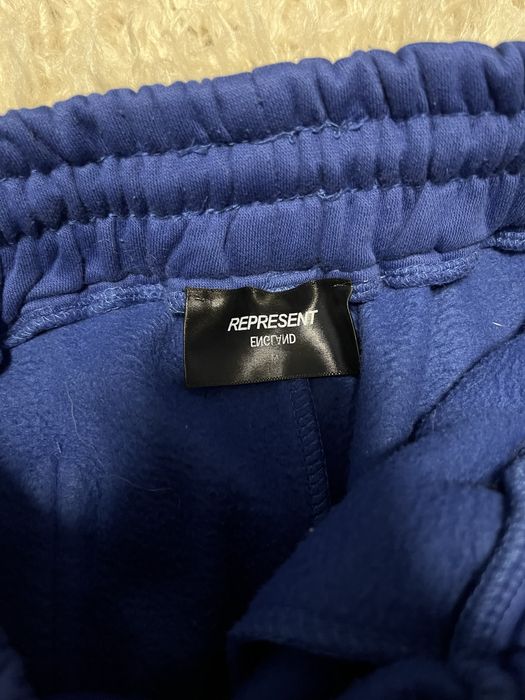 Pantaloni represent