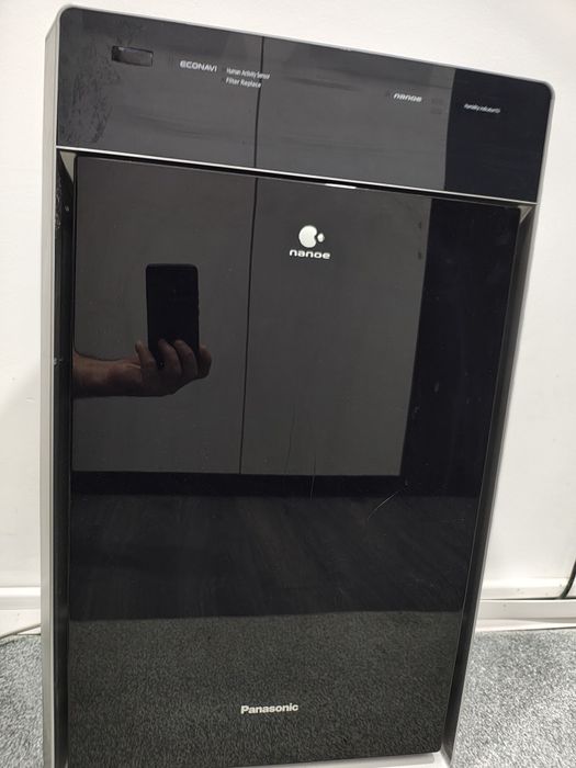 Vând umidificator și purificator aer marca philips