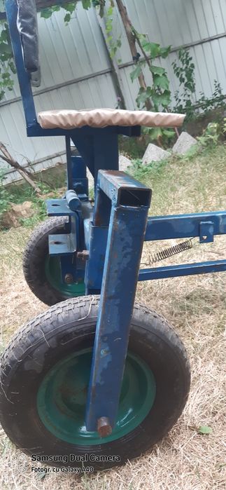Carucior cu scaun pentru motocultor