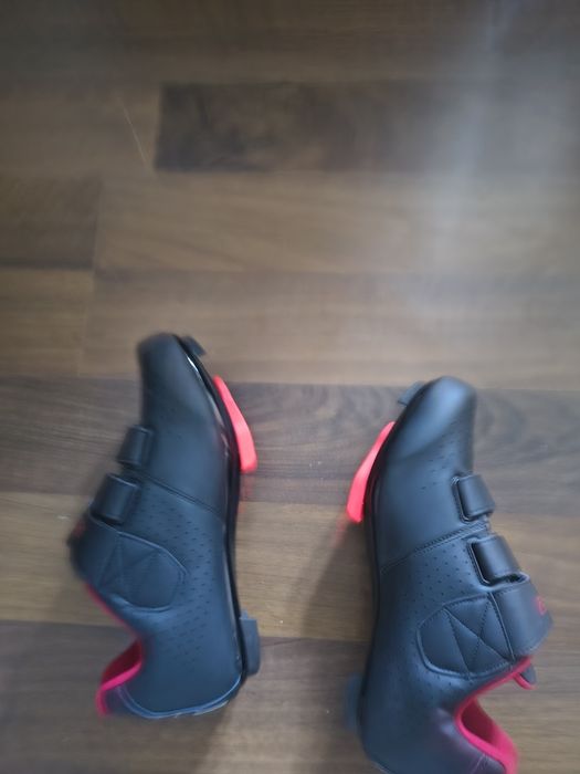 Adidași pentru cursiră