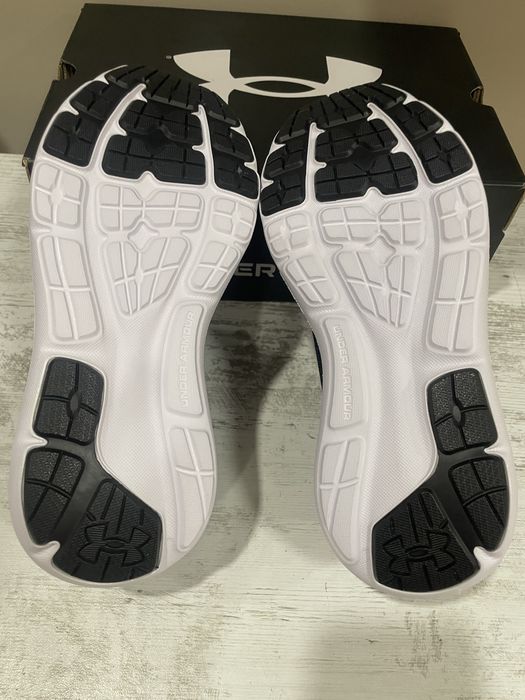 Дамски маратонки Under Armour 38.5