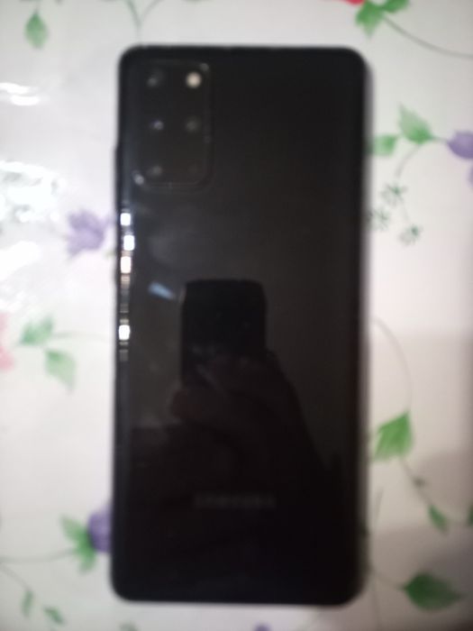 Samsung galaxy S20+. 8/128гб