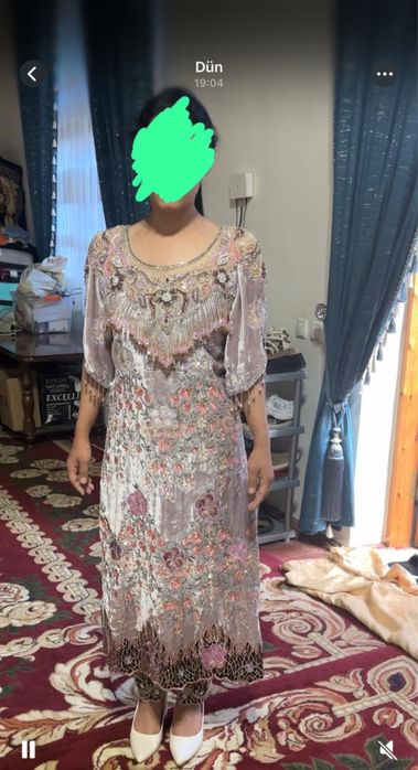 Продам узбецкое платье одела 2 раза с вышевками очень дорогое платье.