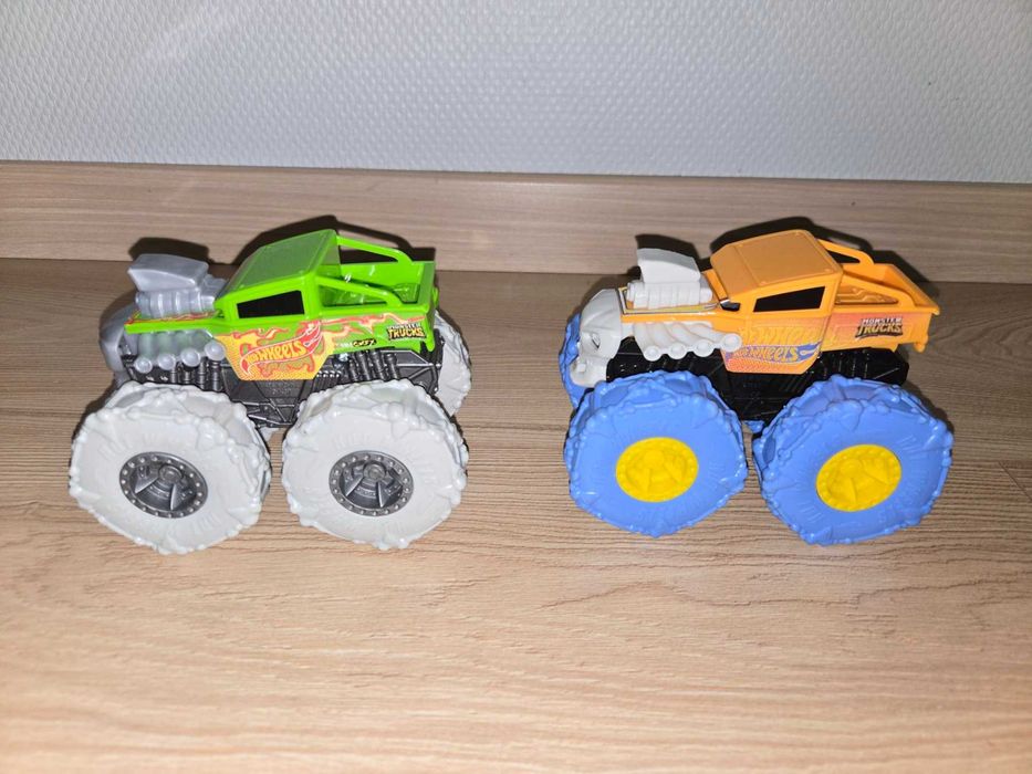 Hot Wheels monster trucks / акула / Прави свързващи елементи за писта