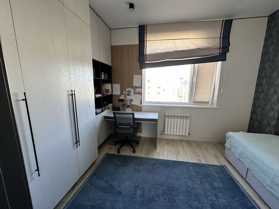 Продам 4 комн в центре столицы
