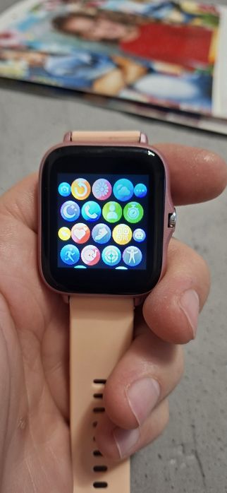 Смарт часовник с зарядно