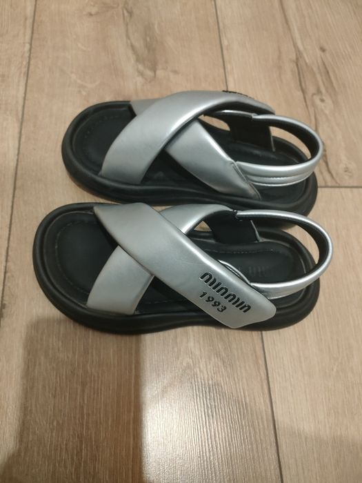 Продам сандали на девочку