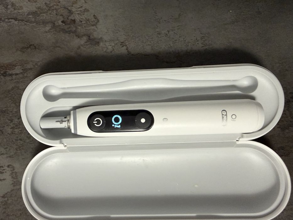 Periuta de dinti Oral B IO 7