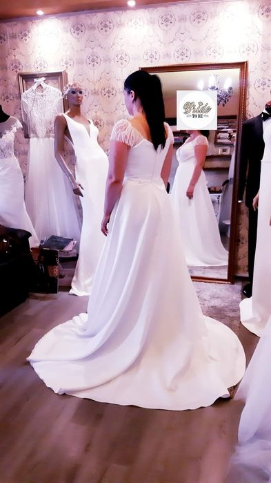 Rochie mireasă forma A cu trenă și voal inclus