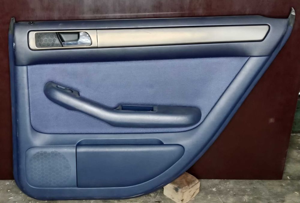 TitanAuto Audi A6 C5 дверные карты