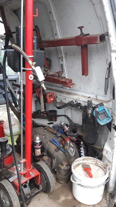 Autoutilitara echipata pentru vulcanizare