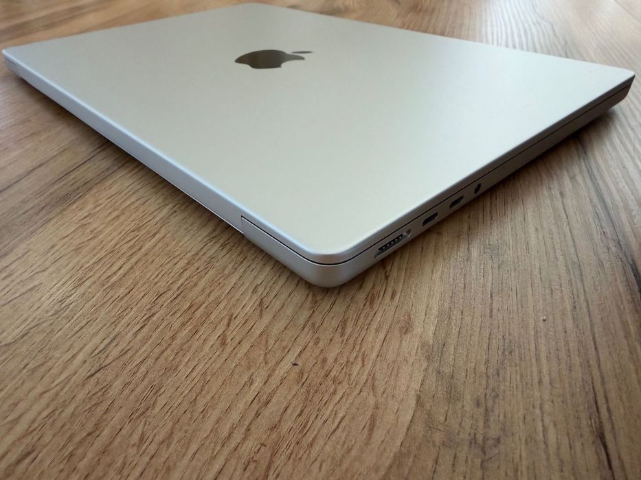 НОВ MacBook Pro 14" M5 10-CPU, 10-GPU, 32GB RAM, 1TB SSD В ГАРАНЦИЯ ДО 14.5.2029г