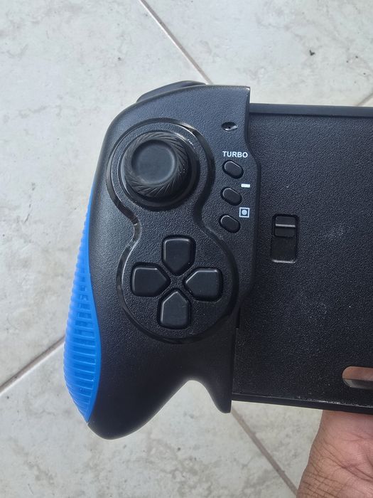 Vând controller.