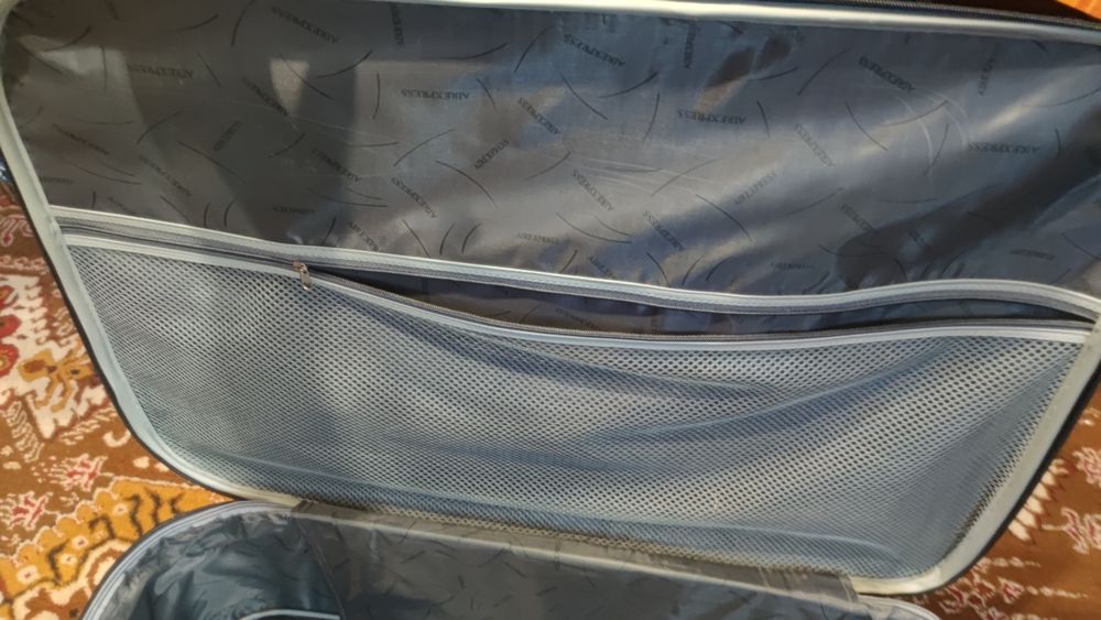 Куфар за пътуване голям